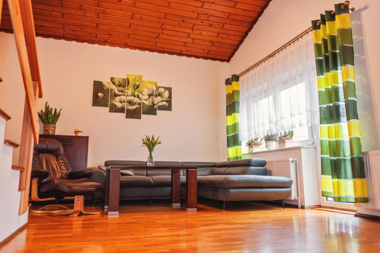 Za Gorami, Za Lasami Mysłakowice Exteriör bild