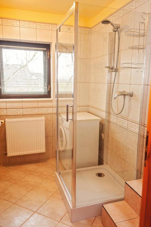 Za Gorami, Za Lasami Mysłakowice Exteriör bild